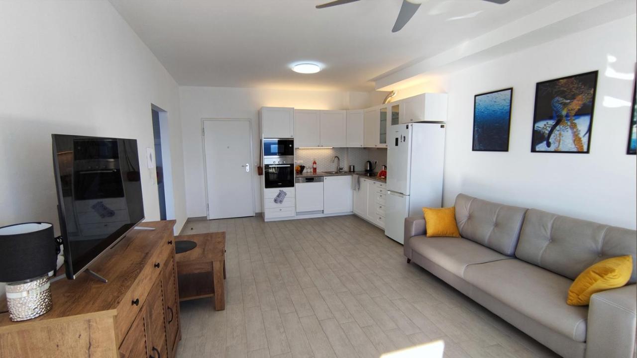 Nautilus Premium Sarandë